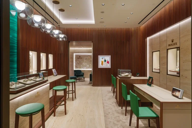 Encouraging Conversations in Luxury Experiences